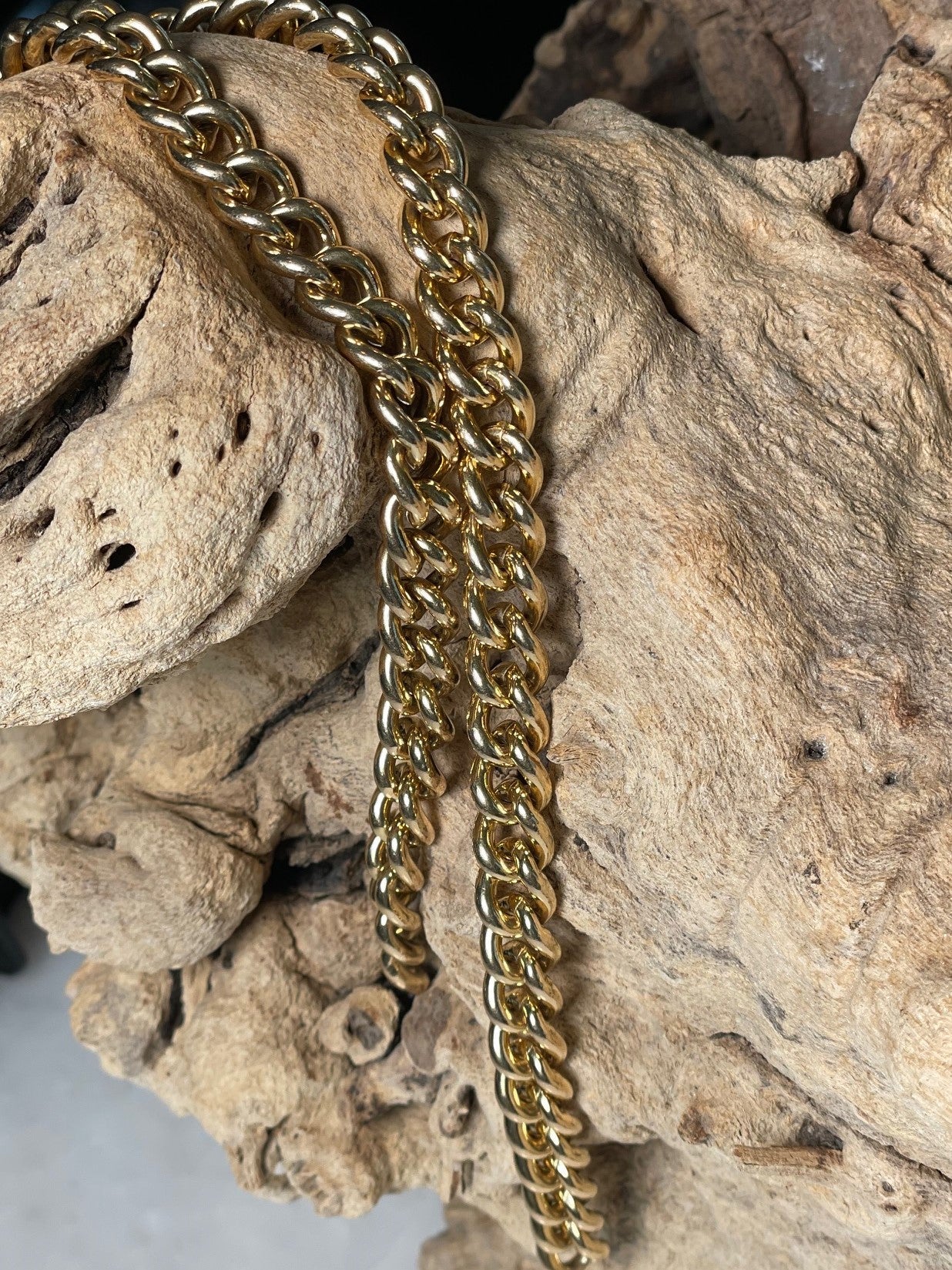 Gold-filled curb chain in 9.2mm