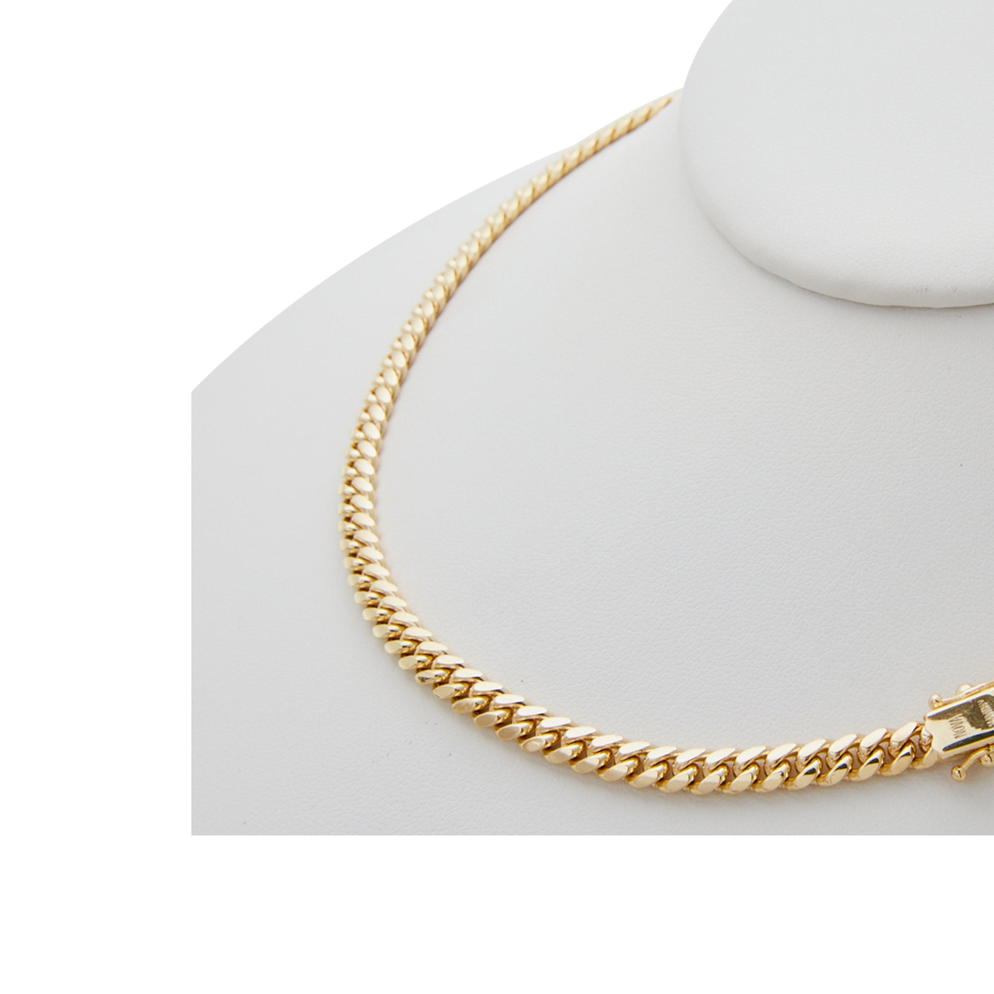 The Solid Cuban Chain from Jeuje Fine Jewelry on a white background